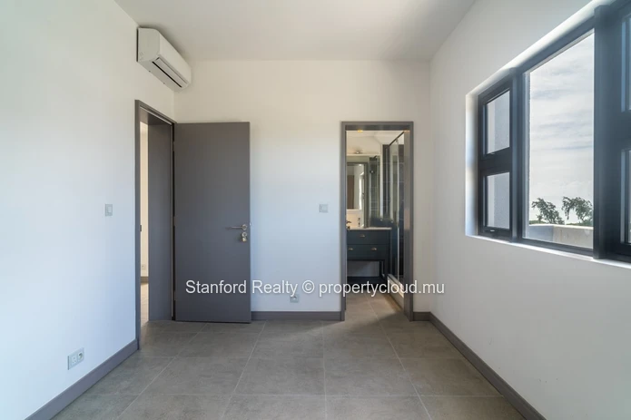 Luxury 3-Bedroom Penthouse with Private Plunge Pool & Sea View - St Antoine Private Residence