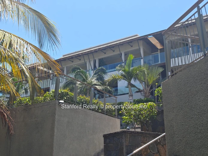 Elegant Apartment for Sale – 3 Bedrooms, Tamarin, West