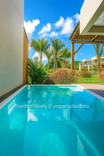 Waterfront Luxury Duplex for Rent - 3 Bedrooms, Calodyne, North