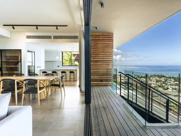 5 Bedroom Villa