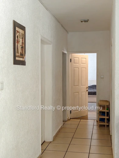 3-Bedroom Apartment for Rent – Walking Distance to the Beach