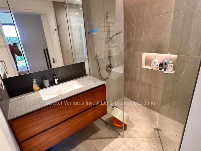 Luxury 3-Bed Beachfront Villa in Tamarin with Pool - For Rent