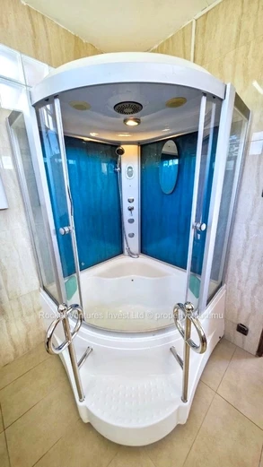 4-Bedroom Villa for Rent and Sale, Floréal – Centre