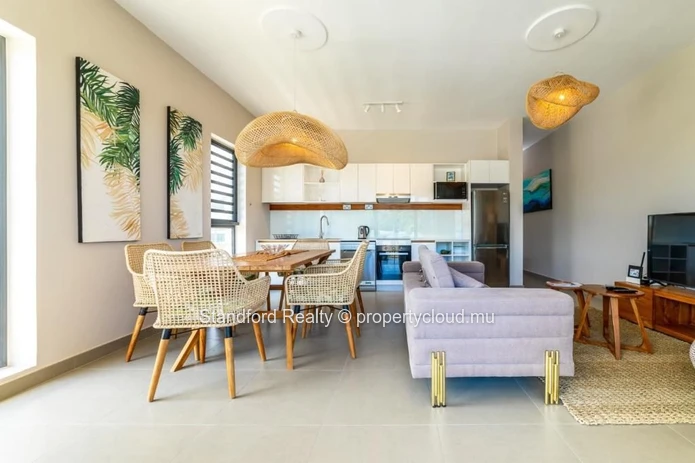 2-Bedroom Apartment with Walking Distance to the Beach 