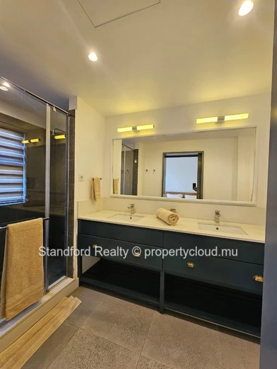 Beachfront Apartment with Sea View for Rent – 2 Bedrooms, North