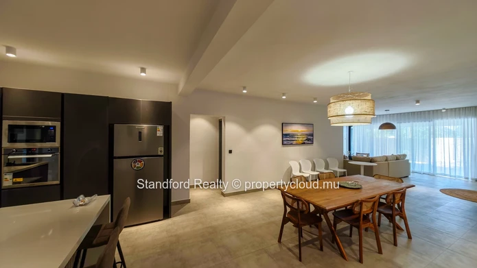 Modern 3-Bedroom Apartment with Jacuzzi & Terrace – Tamarin, West