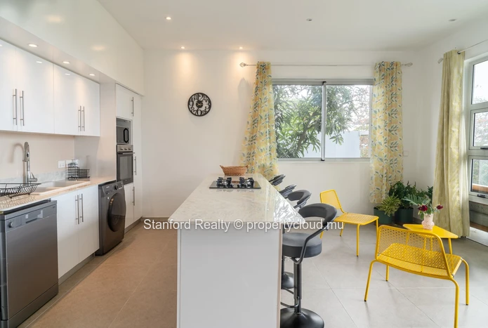 Beachfront Apartment for Rent – 2 Bedrooms, Trou d’Eau Douce, East
