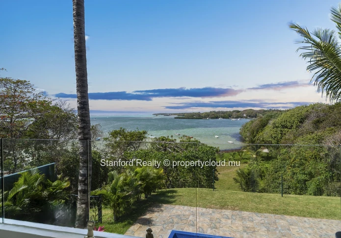 Beachfront Apartment for Rent – 2 Bedrooms, Trou d’Eau Douce, East