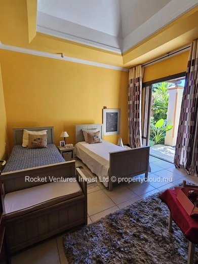 Renovated 4-Bedroom Villa on Golf Course – Tamarina, West Coast