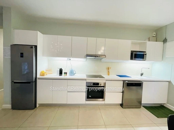 Modern 2-Bedroom Apartment with Private Terrace – Pereybere, North