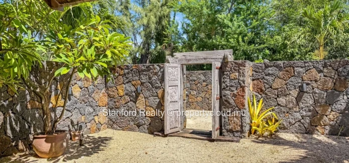Beachside Villa for Rent - 4 Bedrooms, Grand Gaube, North
