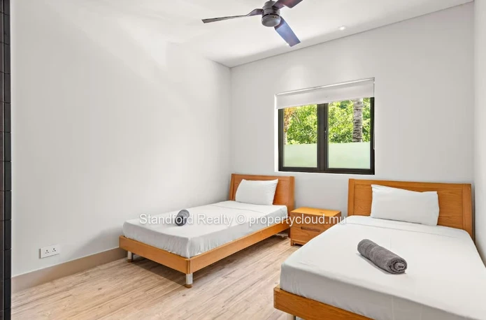 Elegant 3-bedroom villa with pool in Black River