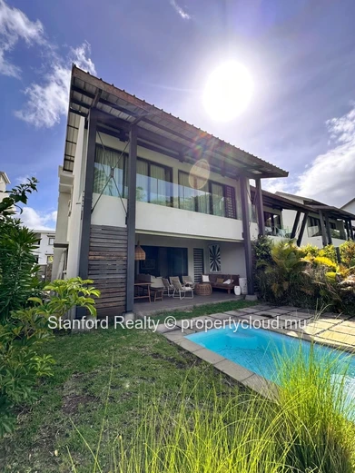 Elegant 3 bedroom Duplex with Private Pool – Beau Plan, North