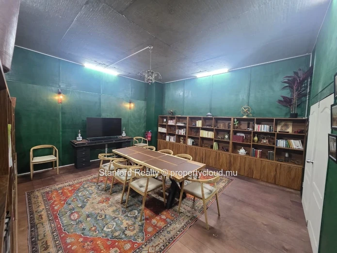 Office for Rent - Cybercity, Ebene