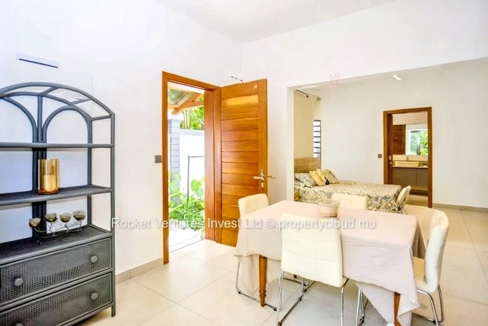 Stunning Luxury Villa with 5 Bedrooms, Pointe aux Canonniers