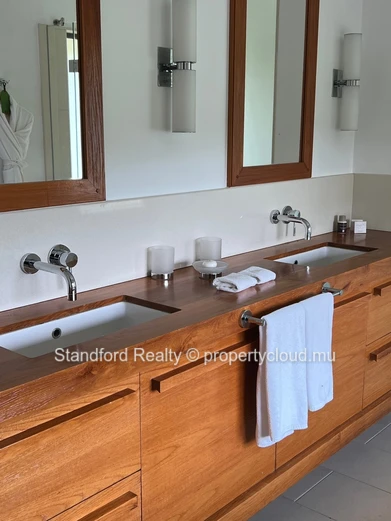Luxury 5-Bedroom Villa, East Coast, Anahita