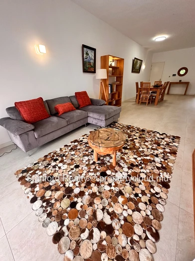 Stylish 3-Bedroom Apartment + Office Just 200m from the Beach – Pereybere
