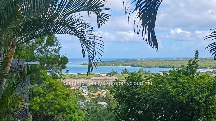 Luxury Off-Market Villa for Rent – 5 Bedrooms, Infinity Pool, Tamarin (West)