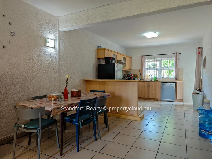 3-Bedroom Apartment for Rent – Walking Distance to the Beach