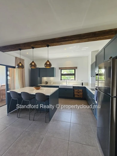 Beachfront Apartment with Sea View for Rent – 2 Bedrooms, North