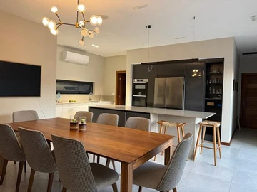 4 Bedroom Villa