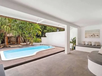 4 Bedroom Villa