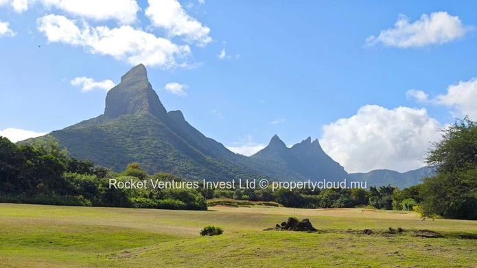 Renovated 4-Bedroom Villa on Golf Course – Tamarina, West Coast