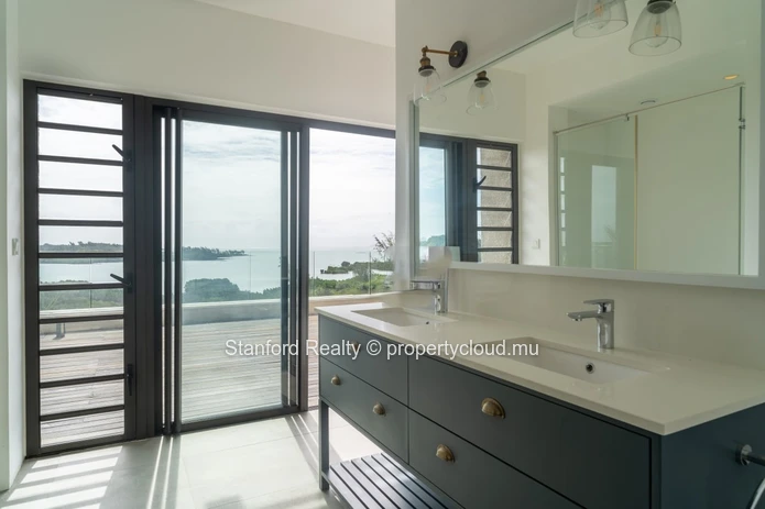 Luxury 3-Bedroom Penthouse with Private Plunge Pool & Sea View - St Antoine Private Residence