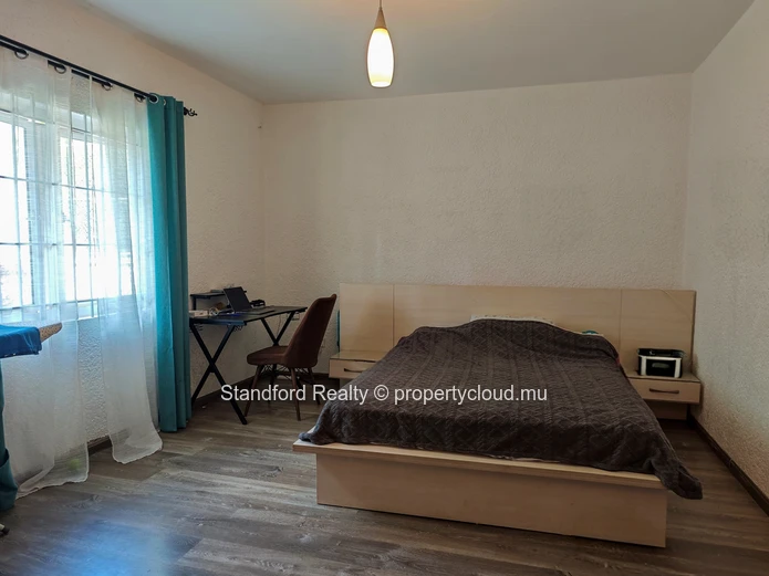 3-Bedroom Apartment for Rent – Walking Distance to the Beach
