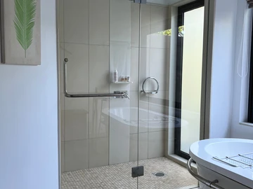 5 Bedroom Villa