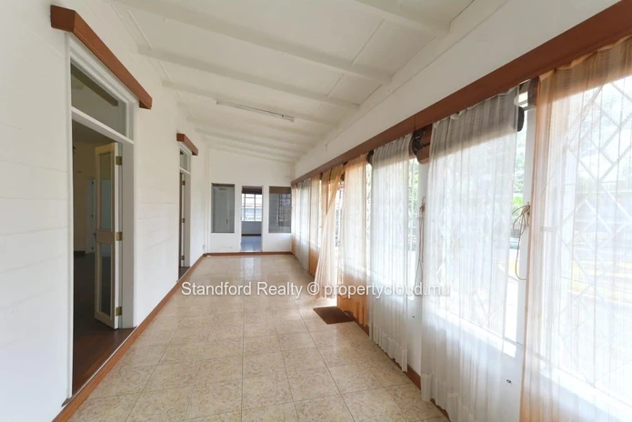 Large House for Commercial Use – Belle Rose