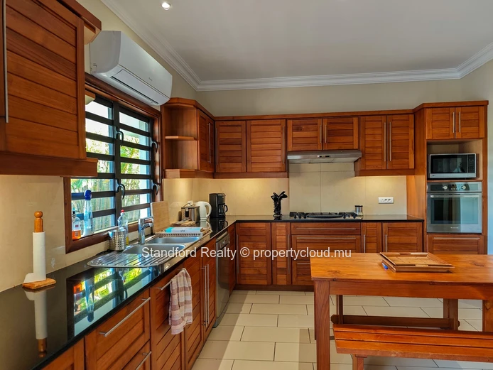 Premium 4-Bedroom Villa with Panoramic Ocean View in Belle Vue, North