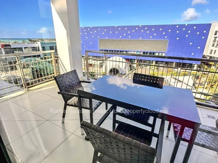 Rent. The apartment has 3 bedrooms. At the La Croisette complex. North. Grand Bay.