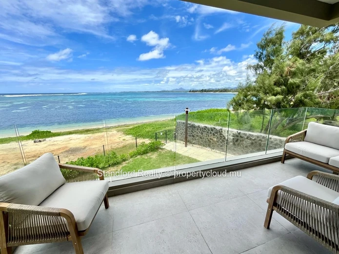 Beachfront Apartment for Rent – 3 Bedrooms, Poste Lafayette, North