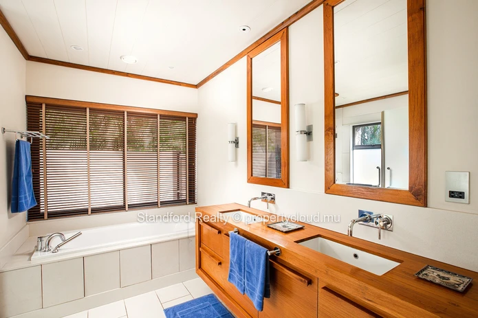 Luxury 5-Bedroom Villa, East Coast, Anahita