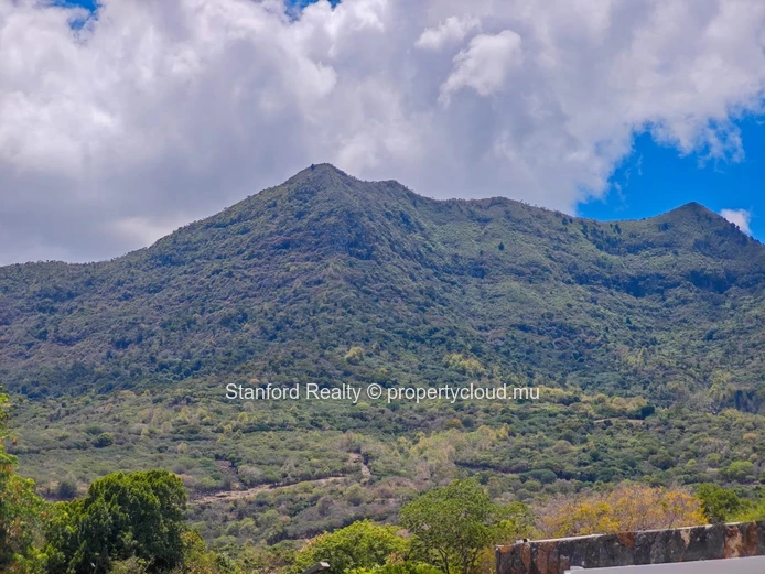 Exclusive 3-Bedroom Cottage for Rent – Domaine de Palmiers, Black River