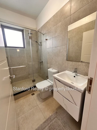 Stylish 3-Bedroom Apartment + Office Just 200m from the Beach – Pereybere