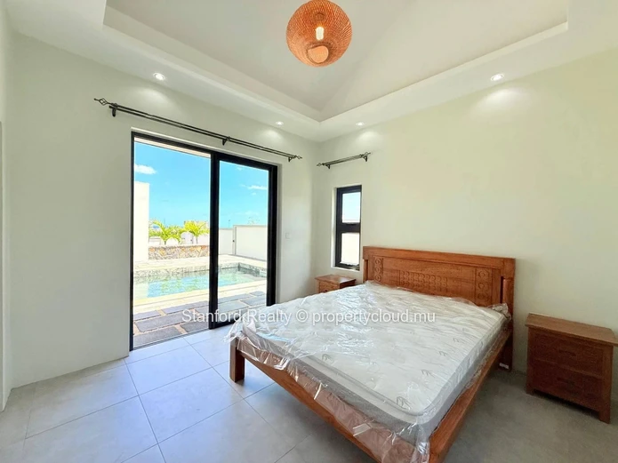 Luxury Villa for Sale - 4 Bedrooms, Flic en Flac, West (Reserved for Mauritian Citizens)