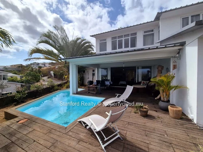 Villa for Rent – 4 Ensuite Bedrooms, Tamarin, West