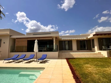 4 Bedroom Villa