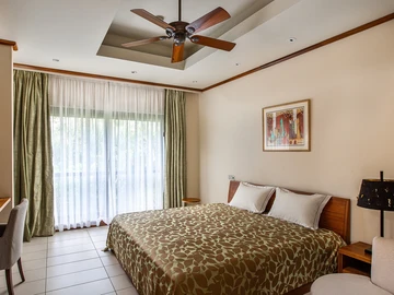 5 Bedroom Villa