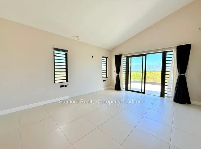 Luxury Villa with Mountain View for Sale - 3 Bedrooms, Tamarin, West (For Mauritians Only)