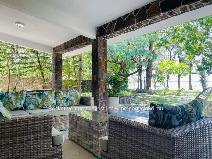 3-Bedroom Beachfront Villa – Calodyne