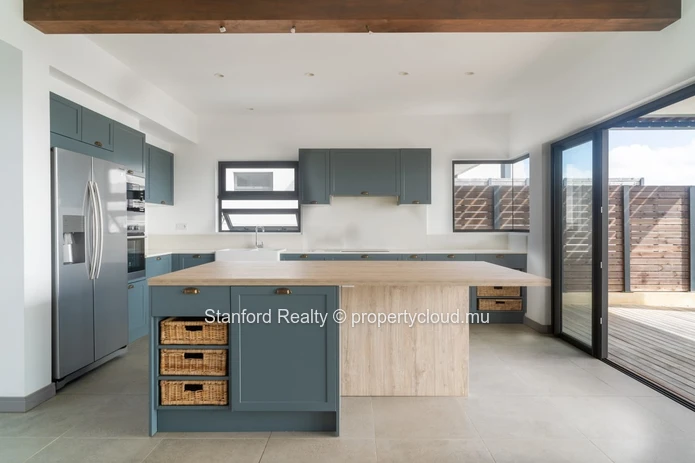 Luxury 3-Bedroom Penthouse with Private Plunge Pool & Sea View - St Antoine Private Residence