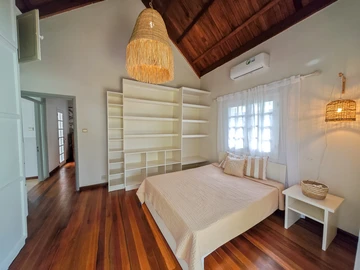 5 Bedroom Villa