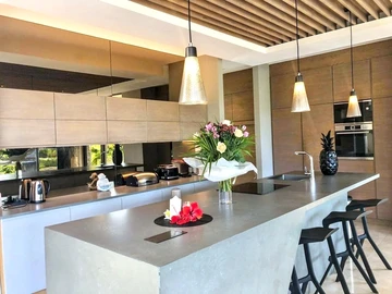 5 Bedroom Villa