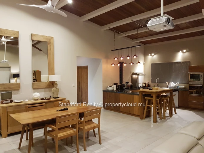 Villa for Sale – 3 Bedrooms, Royal Park, North