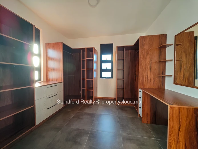 Brand-New Modern Villa for Rent – 4 Bedrooms, Grand Baie, North