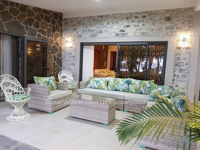 3-Bedroom Beachfront Villa – Calodyne