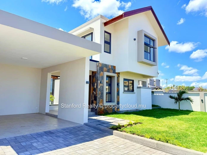 Luxury Villa for Sale - 4 Bedrooms, Flic en Flac, West (Reserved for Mauritian Citizens)